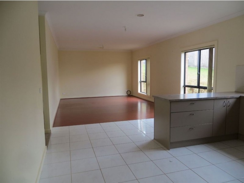 5 Buritta Court, Drouin VIC 3818