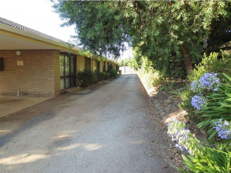 1/9 Armstrong Avenue, Drouin VIC 3818