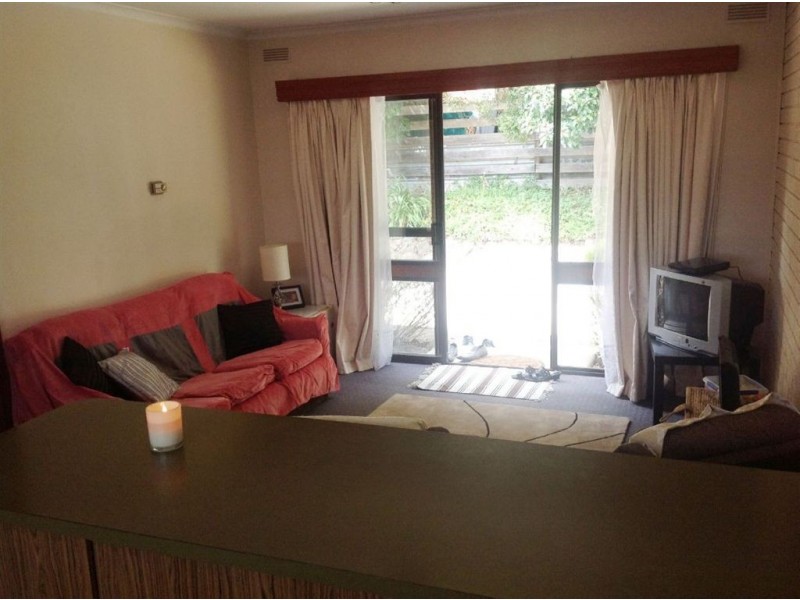 1/9 Armstrong Avenue, Drouin VIC 3818