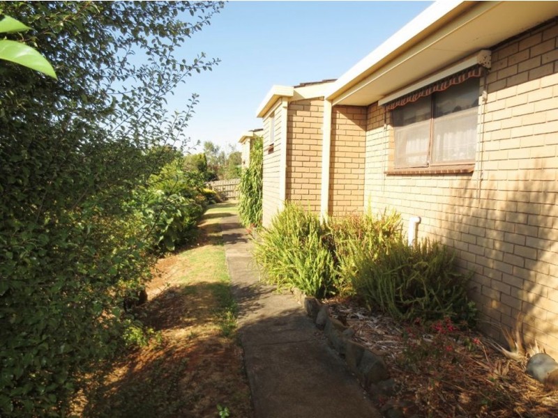 3/9 Armstrong Avenue, Drouin VIC 3818