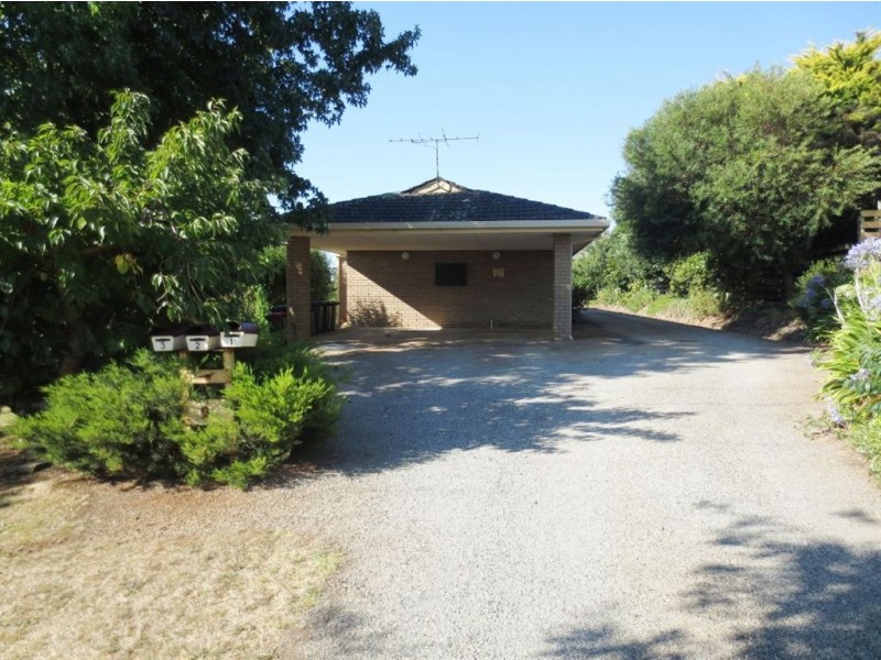 3/9 Armstrong Avenue, Drouin VIC 3818