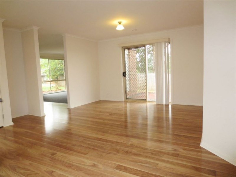 1 Vivian Court, Drouin VIC 3818