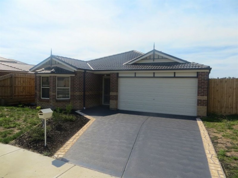 48 Summerhill Boulevard, Drouin VIC 3818