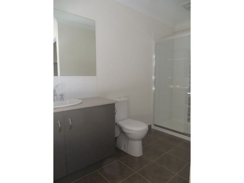 48 Summerhill Boulevard, Drouin VIC 3818