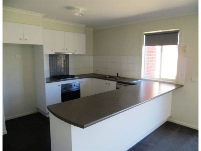 7 Rowan Walk, Drouin VIC 3818