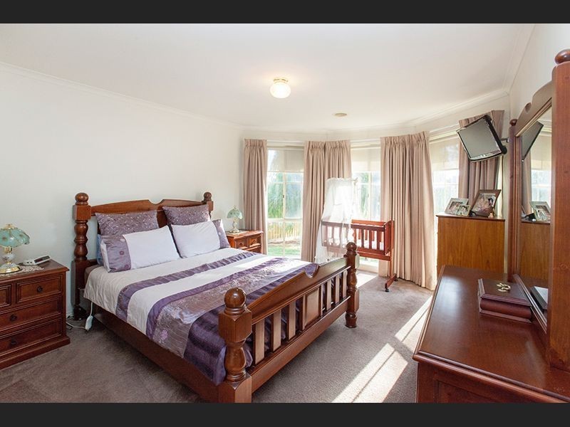 14 Wolff Street, Drouin VIC 3818