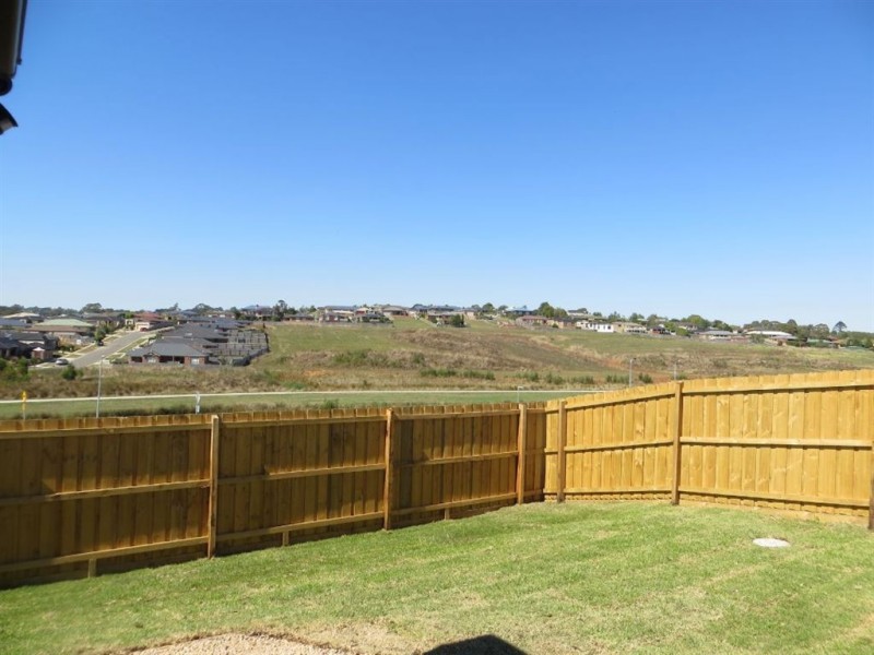 4 Arwon Street, Drouin VIC 3818