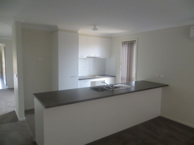 10 Arwon Street, Drouin VIC 3818