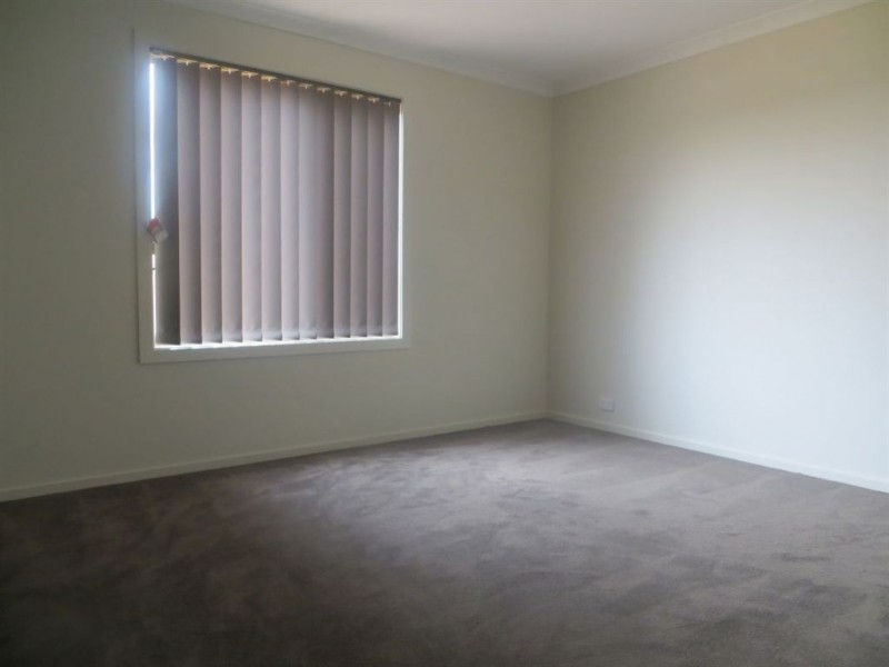 10 Arwon Street, Drouin VIC 3818