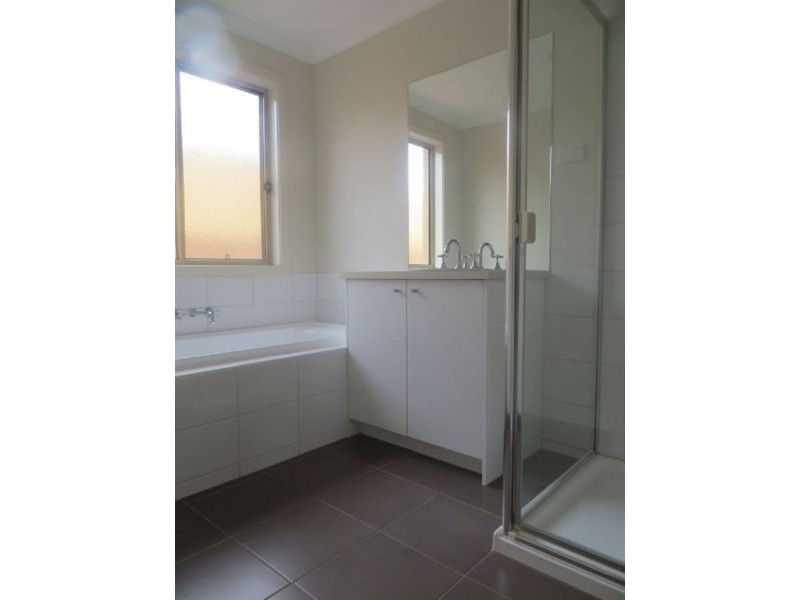 10 Arwon Street, Drouin VIC 3818