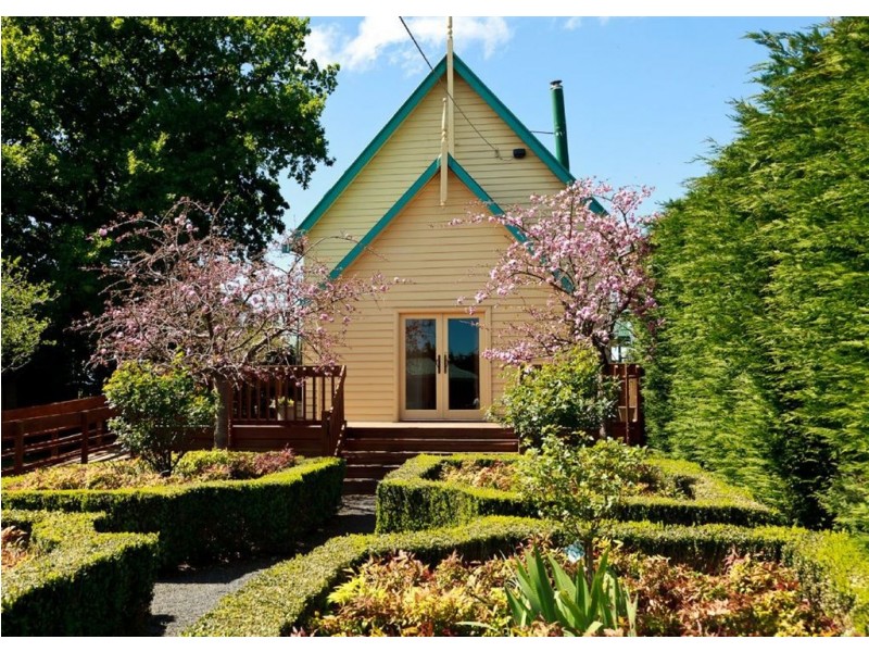 580 Little Road, Iona VIC 3815