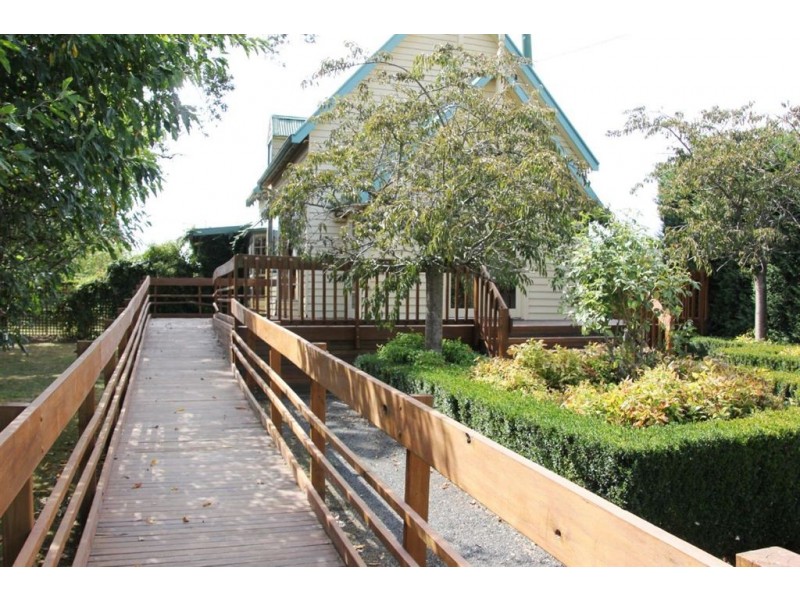 580 Little Road, Iona VIC 3815