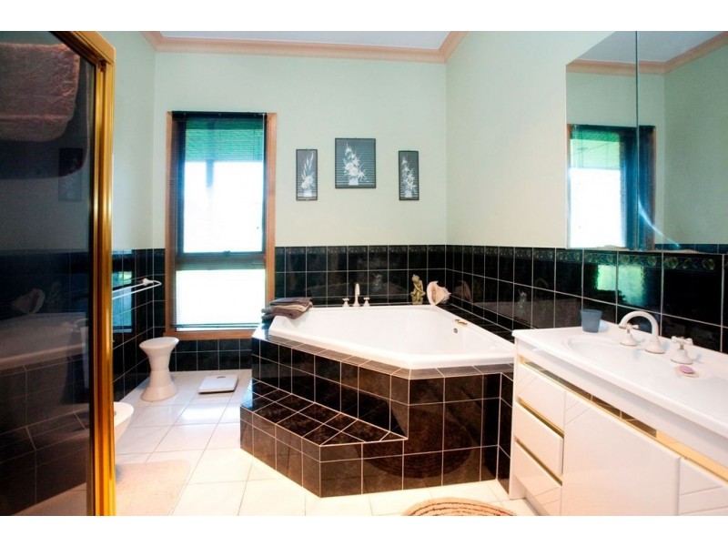 41 Berry Lane, Bunyip VIC 3815