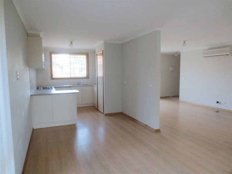 6/3 Gumleaf Place, Drouin VIC 3818