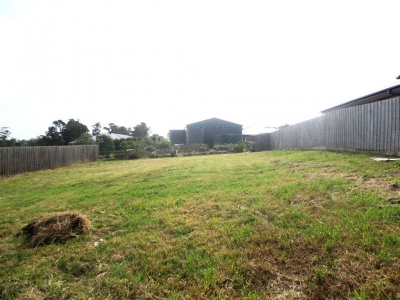 47 Springwater Drive, Drouin VIC 3818