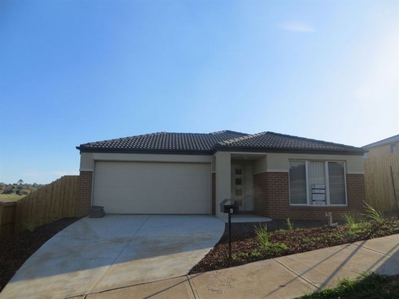 8 Arwon Street, Drouin VIC 3818