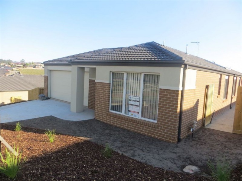 8 Arwon Street, Drouin VIC 3818