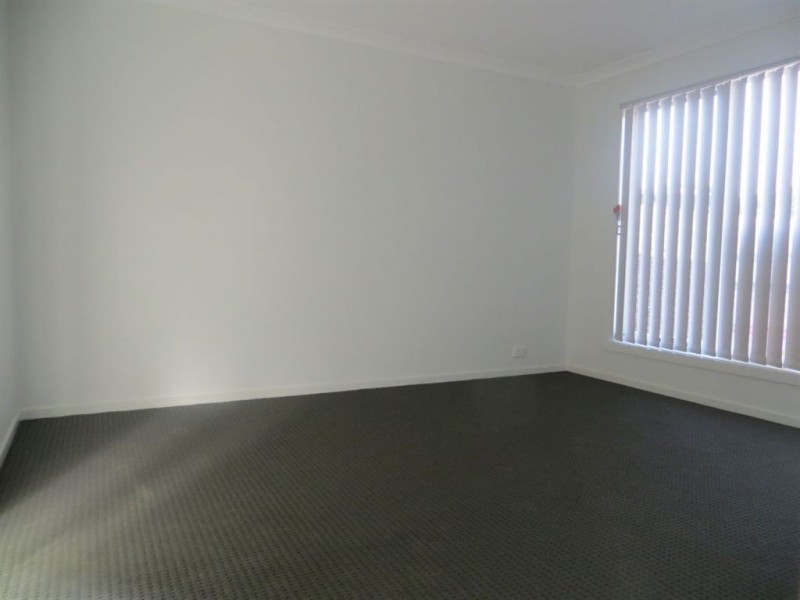 8 Arwon Street, Drouin VIC 3818