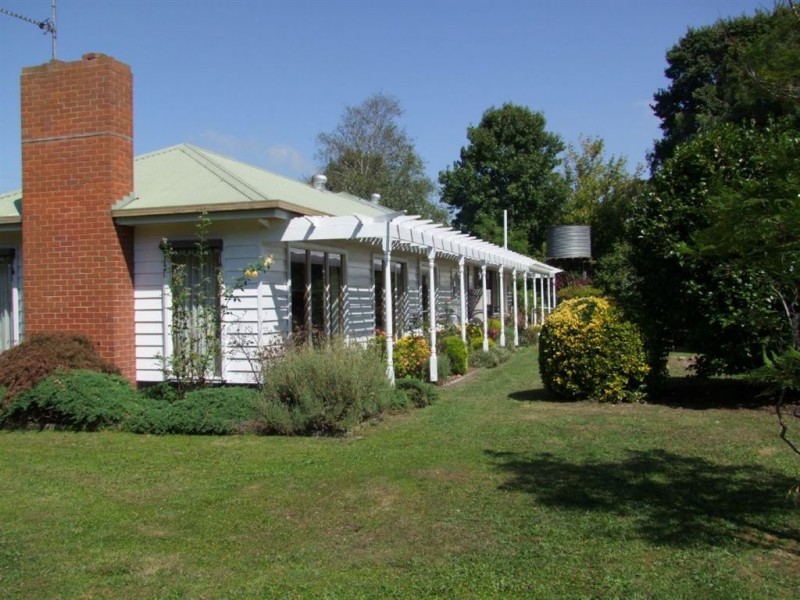 270 Gardner and Holman Road, Drouin VIC 3818
