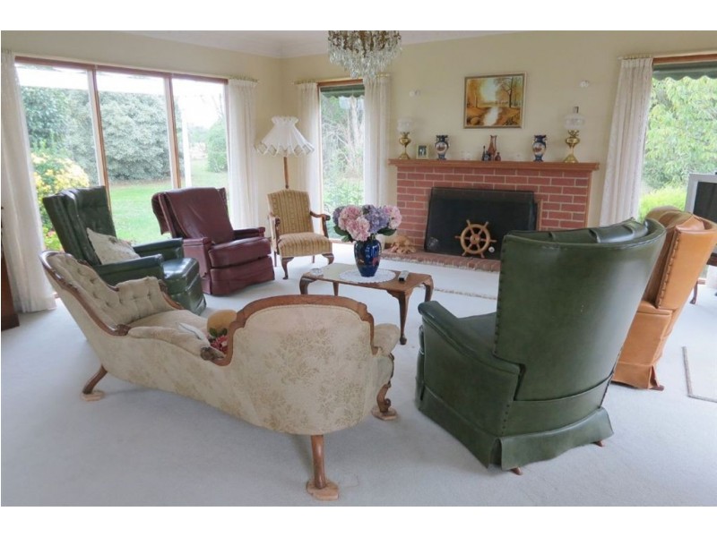 270 Gardner and Holman Road, Drouin VIC 3818