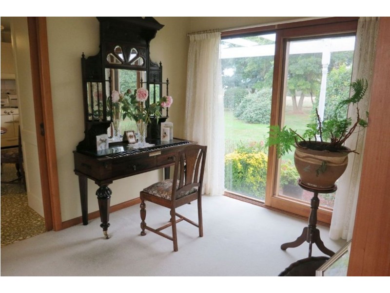 270 Gardner and Holman Road, Drouin VIC 3818