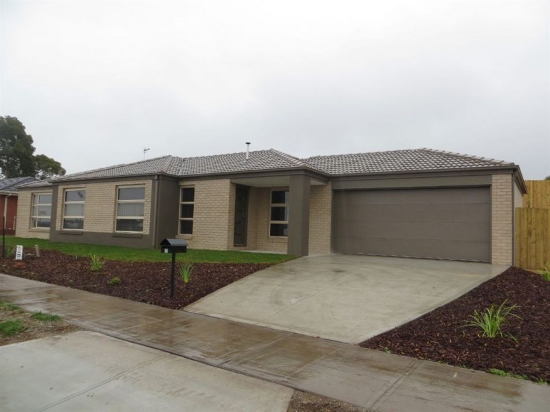 58 Manikato Drive, Drouin VIC 3818