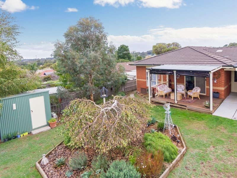 12 Helen Street, Drouin VIC 3818