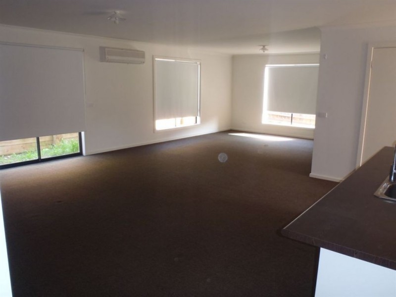 7 Lawson Road, Drouin VIC 3818