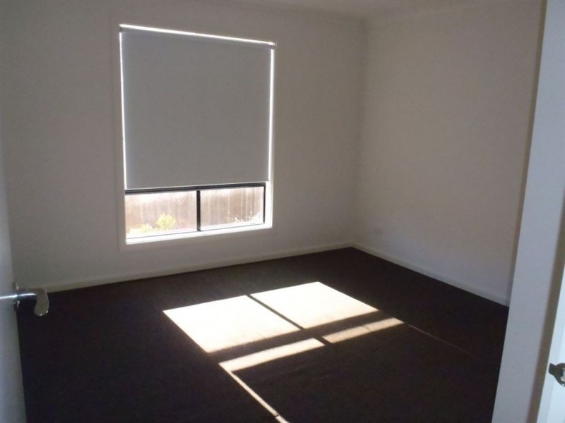 7 Lawson Road, Drouin VIC 3818