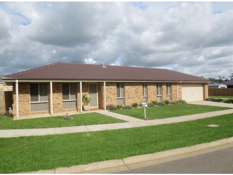 15 Jamescott Drive, Drouin VIC 3818