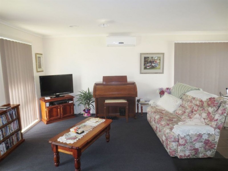 15 Jamescott Drive, Drouin VIC 3818