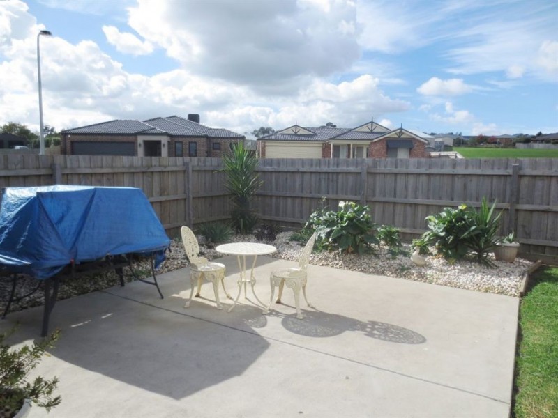 15 Jamescott Drive, Drouin VIC 3818