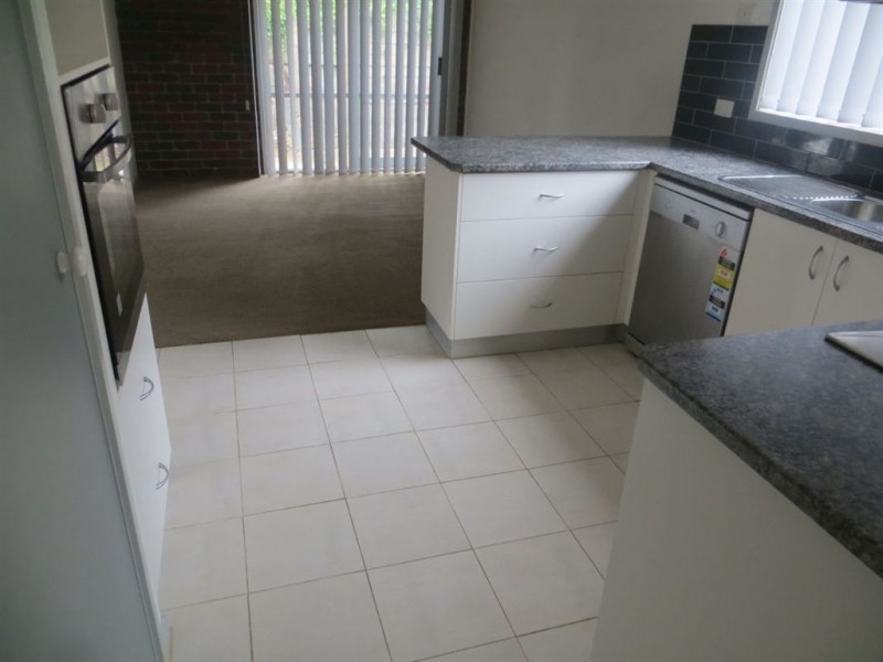 39 Darnum Street, Drouin VIC 3818