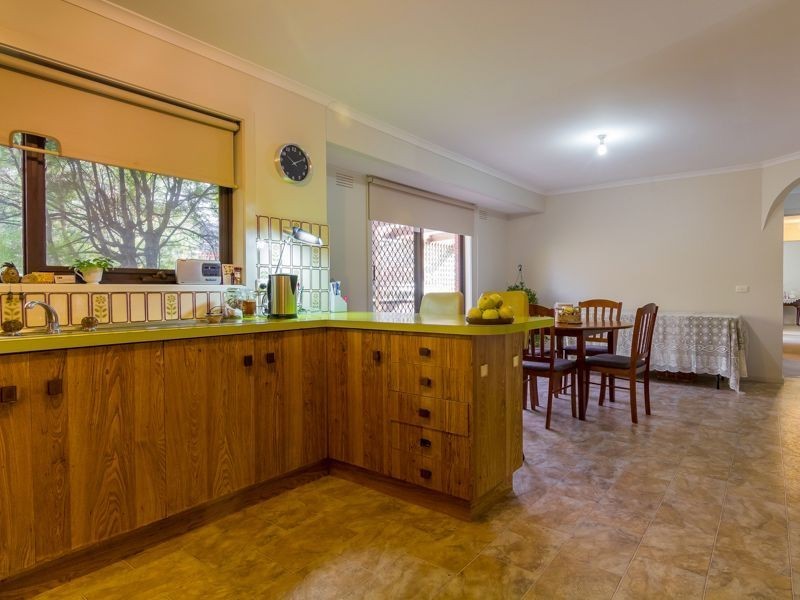47 Railway Avenue, Bunyip VIC 3815
