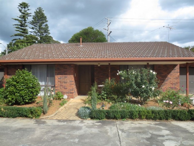 2/26 Main South Road, Drouin VIC 3818