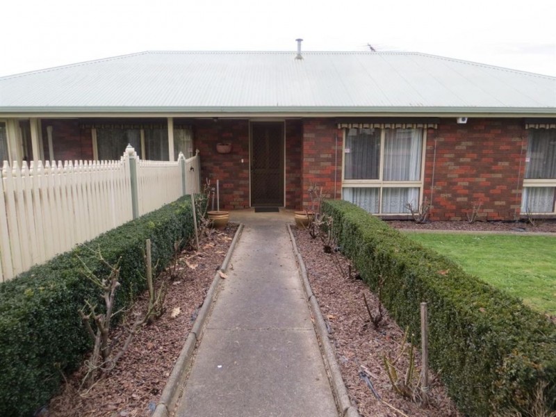 1 Floris Avenue, Drouin VIC 3818