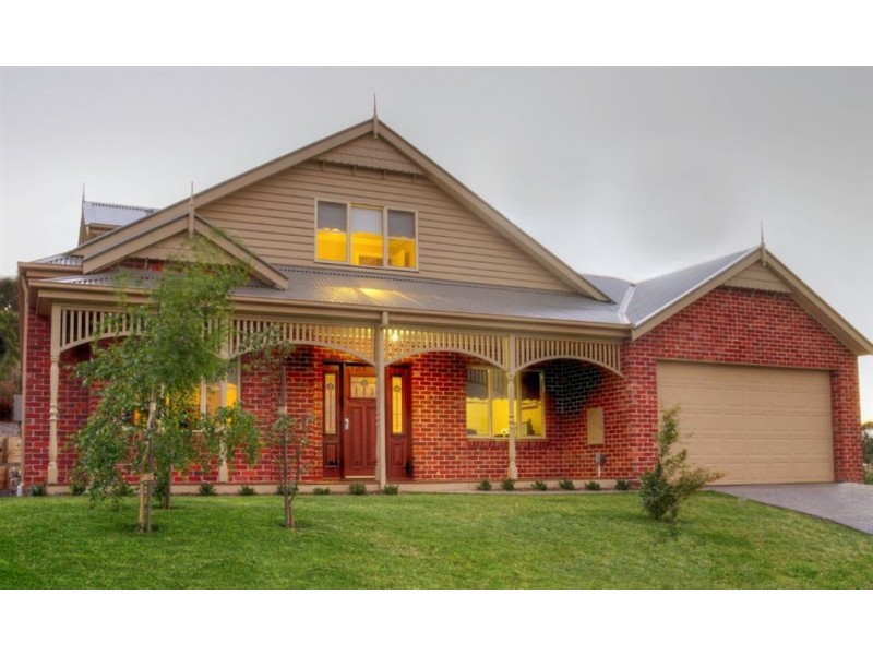 10 Crystal Court, Drouin VIC 3818