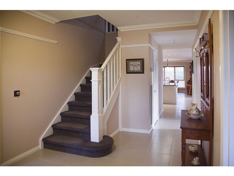 10 Crystal Court, Drouin VIC 3818