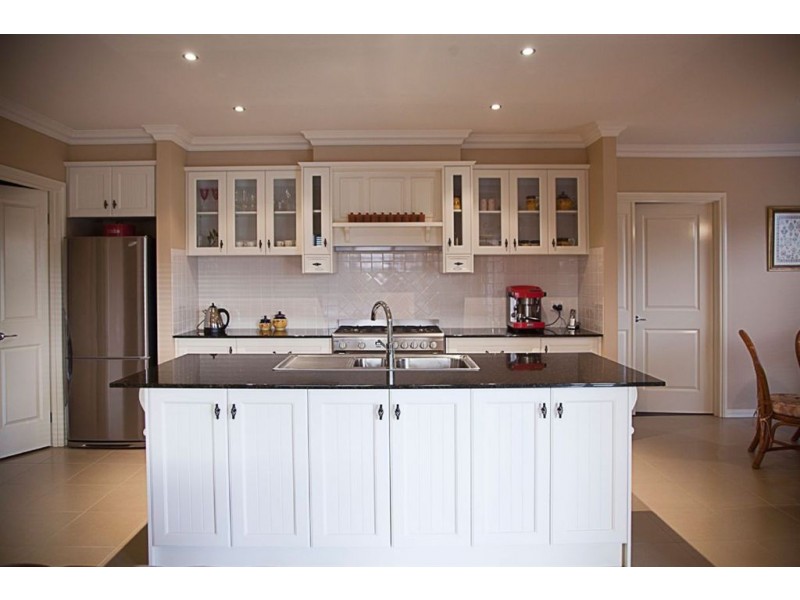 10 Crystal Court, Drouin VIC 3818