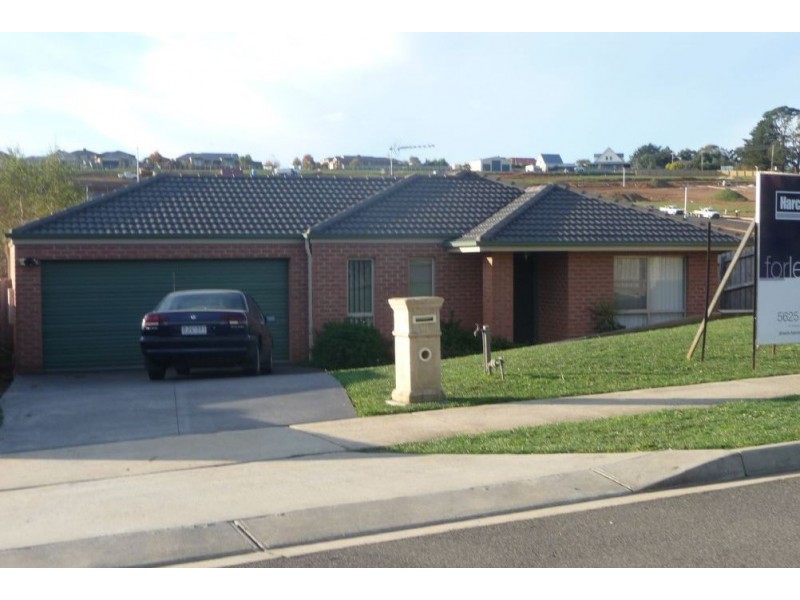16 Orchard Court, Drouin VIC 3818