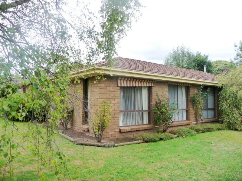 14 Forrest Street, Drouin VIC 3818