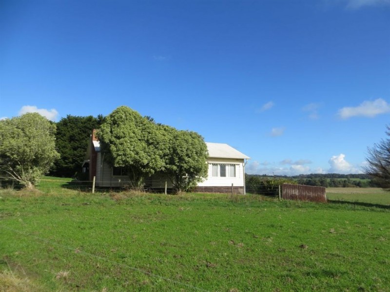 220 Lang Lang Road, Hallora VIC 3818