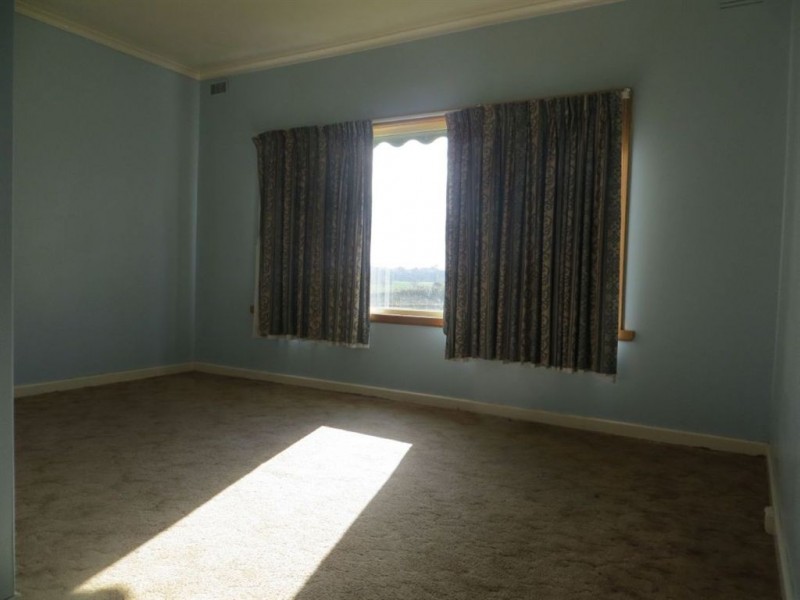 220 Lang Lang Road, Hallora VIC 3818