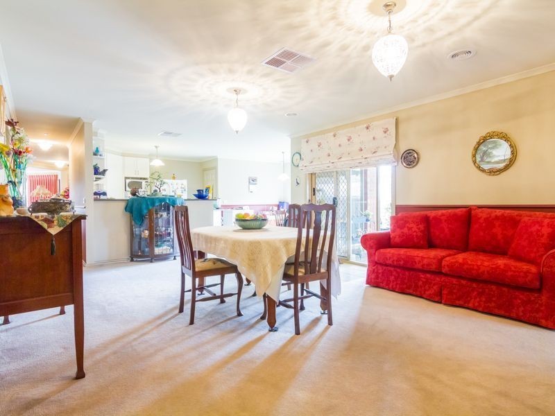 2 County Drive, Drouin VIC 3818