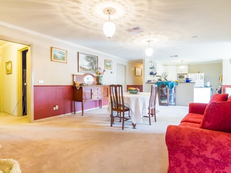 2 County Drive, Drouin VIC 3818