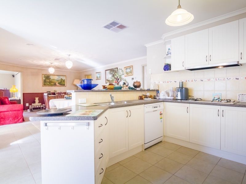 2 County Drive, Drouin VIC 3818