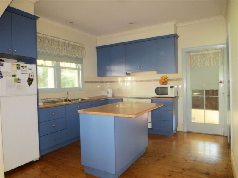 837 Jacksons Track, Jindivick VIC 3818