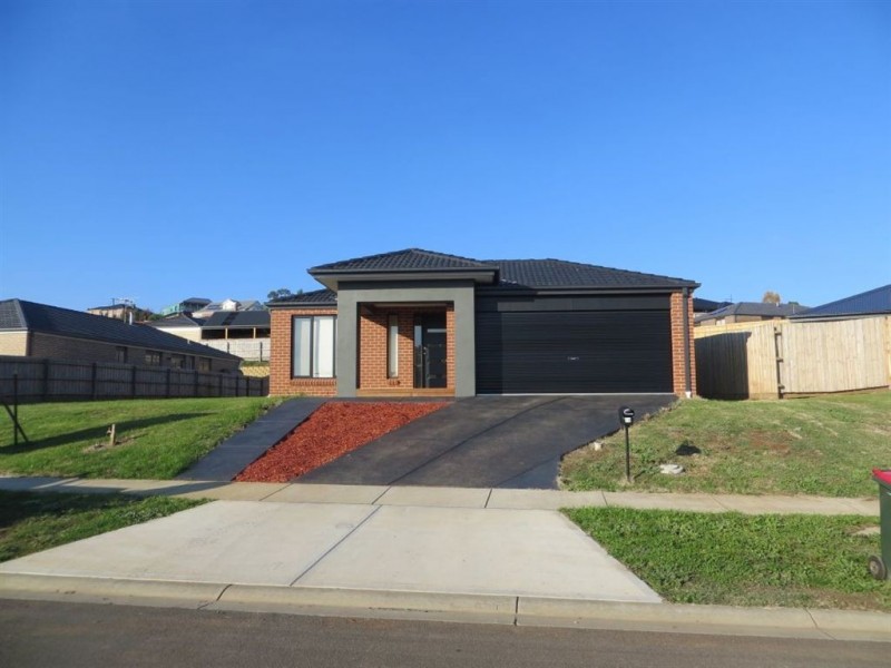 19 Wordsworth Court, Drouin VIC 3818