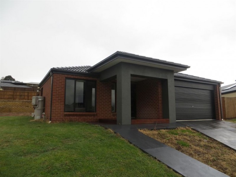 19 Wordsworth Court, Drouin VIC 3818