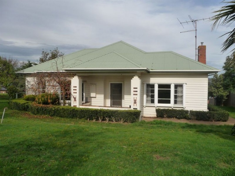 8 Valley Vista Drive, Warragul VIC 3820